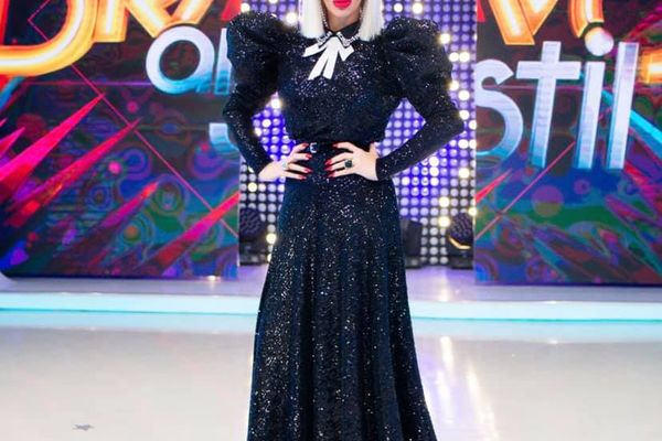 Incredibil cum a apărut Raluca Bădulescu îmbrăcată în parcare. Și-a pus toți fanii pe gânduri