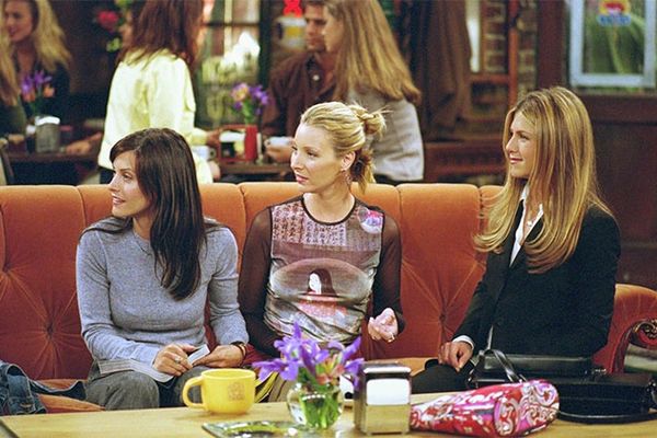 Ținute din „Friends” pe care le poți încorpora cu ușurință în garderoba ta de zi cu zi