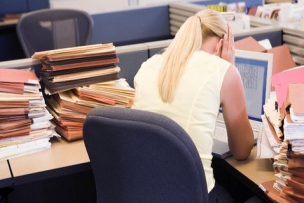 Româncele, cele mai nefericite din Europa. Care sunt motivele