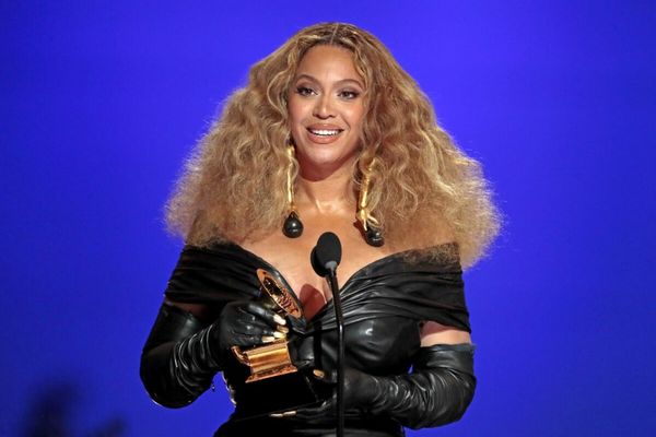 DONALD TRUMP A PUS TUNURILE PE BEYONCE