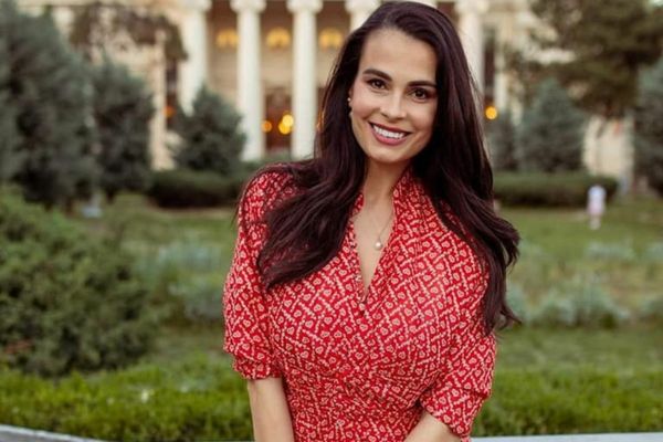 Câți bani scoate Anca Serea din buzunar la începutul anului școlar