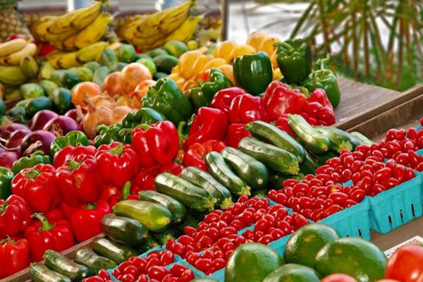 ROMÂNII PREGĂTESC, ÎN MEDIE, UN BUGET DE 800 DE LEI PENTRU PAȘTE 