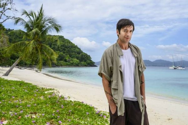 ÎNCĂ O VEDETĂ DE LA INSULA IUBIRII, ATACATĂ BRUTAL