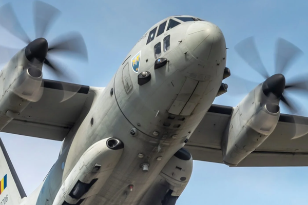 Un avion C-27J Spartan a plecat în Elveţia, pentru a transporta şase pacienţi cu arsuri la un spital din Franţa. Anunțul MApN