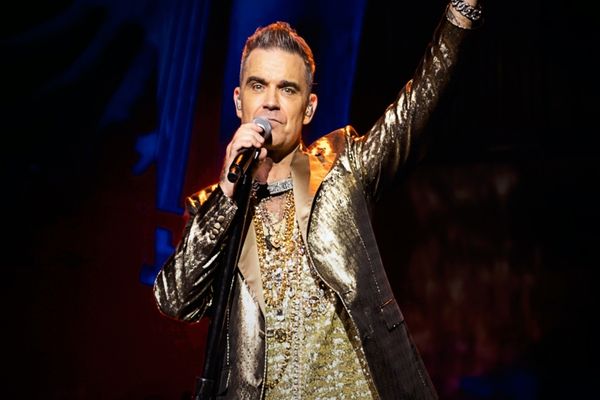 ROBBIE WILLIAMS, PUS SĂ DEA ȘPAGĂ ÎN BULGARIA