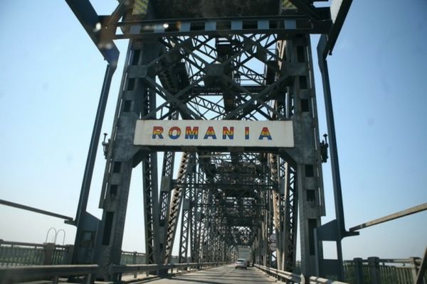 Circulația rutieră, închisă pe Podul Giurgiu - Ruse, pe timpul nopții