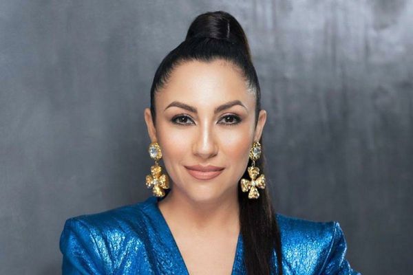 Andra, show la 10.000 de metri înălțime. Artista a cântat colinde în avion VIDEO