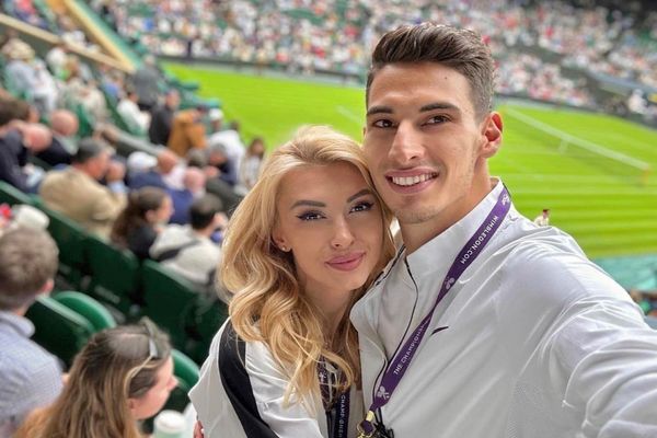 Andreea Bălan a fost cerută în căsătorie în avion. Cum a reacționat artista