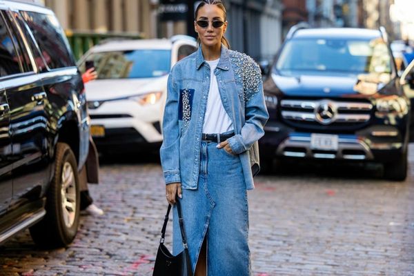 6 TENDINȚE OBLIGATORII ÎN MATERIE DE DENIM CARE VOR CUCERI ANUL 2025