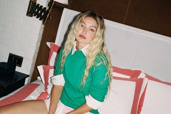Gigi Hadid își lansează brandul de cașmir, Guest in Residence