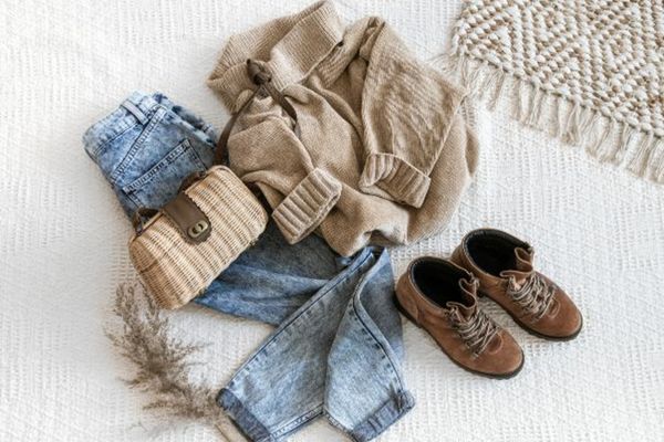 Cum să construiești o garderobă capsulă în sezonul rece