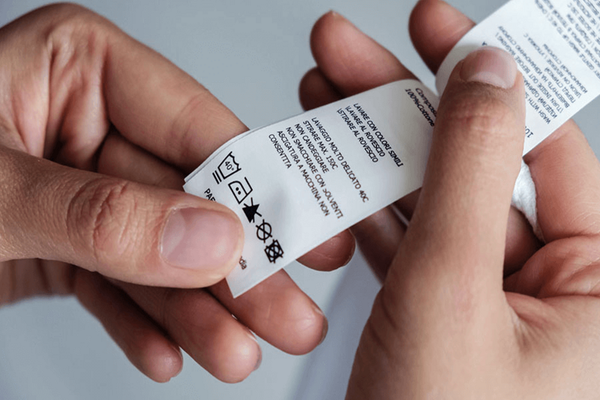 Spălarea rufelor: cum să citești corect etichetele de pe haine