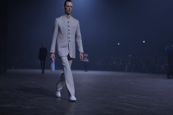 Geanta făcută doar din aer şi sticlă cântărește doar 33 g și a fost creată în colaborare cu NASA