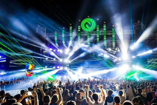 Beach Please 2024: Festivalul din România, care va aduna peste 200.000 de oameni și va aduce milioane de euro