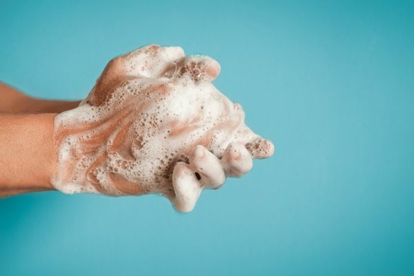 De ce ar trebui să-ți scoți mereu inelele înainte de a te spăla pe mâini?