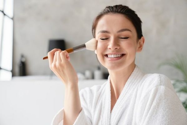 Sfaturi pentru aplicarea corectă a pudrei solare