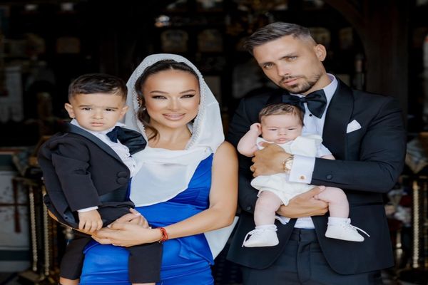 Detaliul inedit de pe rochia purtată de Vlăduța Lupău în ziua botezului lui Isaia