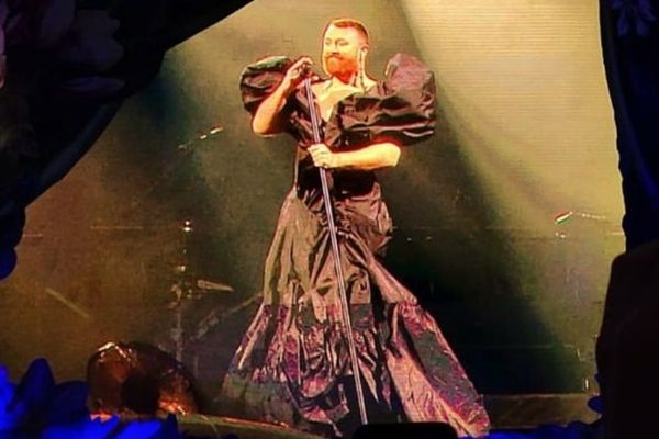 SAM SMITH A PRIMIT PRIMUL DISC DE DIAMANT OFERIT DE ROMÂNIA UNUI ARTIST