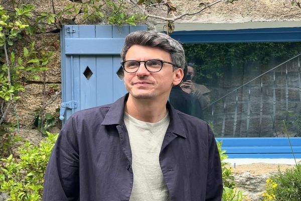 Alexandru Ion s-a căsătorit civil. Și-a cunoscut soția pe Tinder