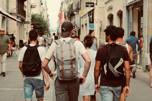 CE ESTE SMELLMAXXING, NOUL TREND PE TIKTOK PRINTRE BĂIEȚI