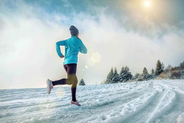 Sfaturi utile ce te pot ajuta să te menții în formă iarna - cum te antrenezi când e frig
