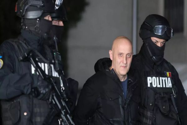 HORAȚIU POTRA SE ÎNTOARCE ÎN ROMÂNIA ȘI SE PREDĂ AUTORITĂȚILOR 