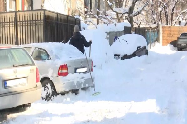 Vreme severă în Capitală. Recomandările polițiștilor pentru toți șoferii: amenzi uriașe pentru cei care nu respectă regulile