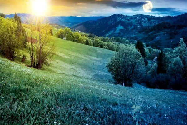 CÂND E ECHINOCȚIUL DE TOAMNĂ 2025. TRADIȚIILE ROMÂNEȘTI ALE ZILEI