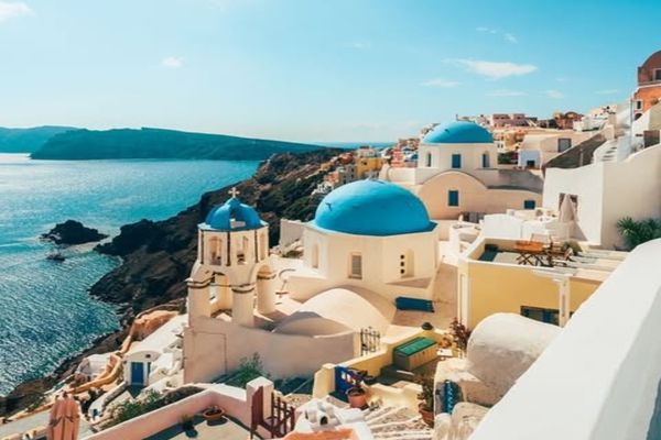 Cât de sigură este insula Santorini pentru turiști în 2025?