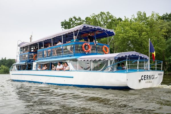 Start la plimbări cu vaporașul, barca și hidrobicicleta pe lacul Herăstrău. Lista prețurilor