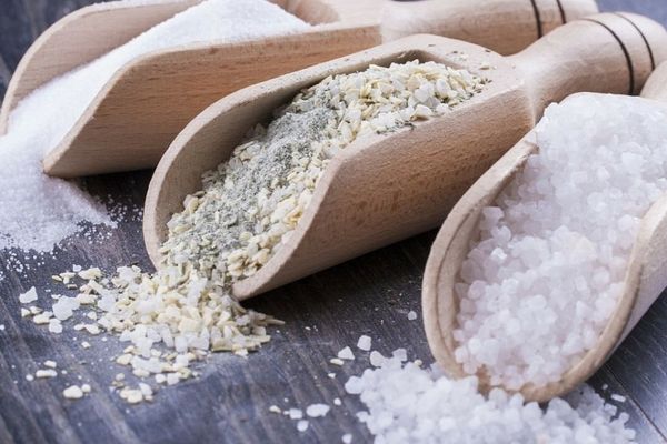 IATĂ DE CE AR TREBUI SĂ EVIȚI ACEST TIP DE SARE, POTRIVIT UNUI CARDIOLOG!