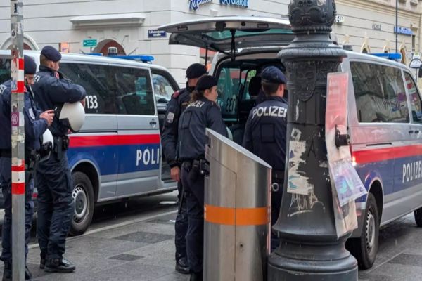 MASACRU LA O ȘCOALĂ DIN AUSTRIA. CEL PUȚIN CINCI OAMENI AU MURIT 