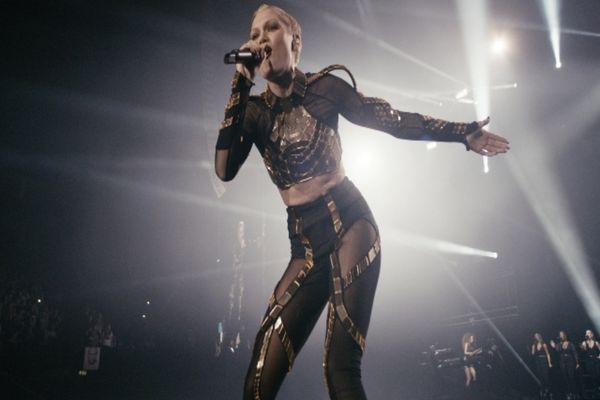 ARTISTA BRITANICĂ DE RENUME INTERNAȚIONAL, DIAGNOSTICATĂ CU CANCER DE SÂN