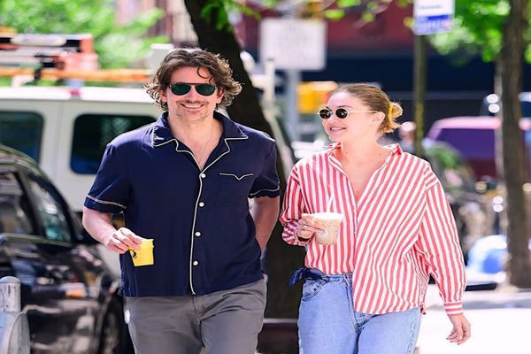 BAT CLOPOTE DE NUNTĂ PENTRU BRADLEY COOPER ȘI GIGI HADID! CÂND ARE LOC NUNTA