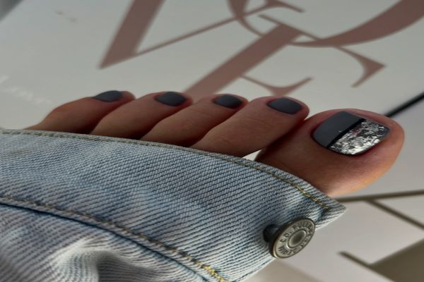 CÂT DE DES SĂ VĂ REFACEȚI PEDICHIURA, ÎN FUNCȚIE DE TIPUL ACESTEIA