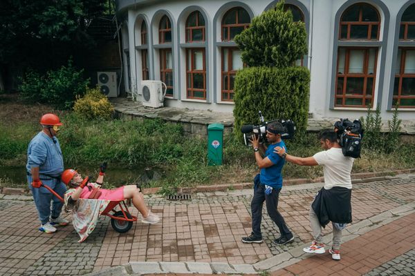 CAMERAMANII DE LA ASIA EXPRESS AU SALARII URIAȘE! CÂT CÂȘTIGĂ ÎN DOAR 44 DE ZILE DE FILMARE