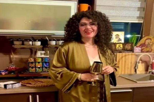 CUM ARATĂ CASA MINODOREI. ARTISTA REFUZĂ SĂ FACĂ TREBURILE CASNICE