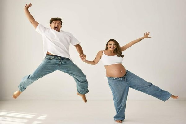 Primele imagini cu fiul actriței Ilona Brezoianu: „Un pachețel blonduț de nota 10”