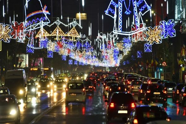 Când se aprind luminițele de Crăciun în București, în 2025. Data la care se dă startul evenimentelor de sărbători