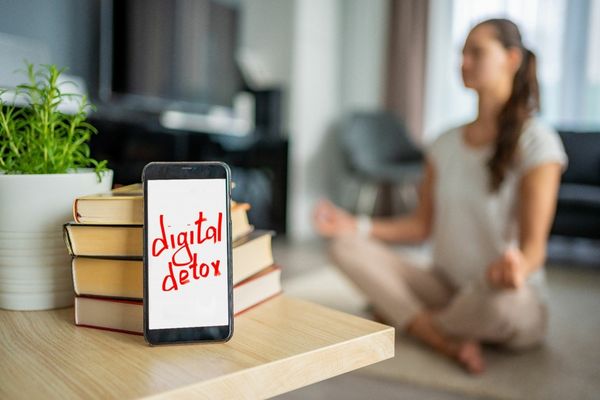 Detox digital sau detoxifierea digitală: când apare nevoia