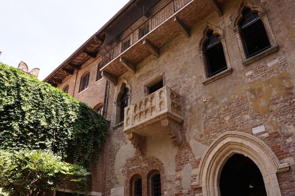 Top 10 locuri perfecte de vizitat de Ziua Îndrăgostiților în Europa