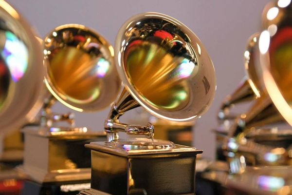 Grammy 2026. Cântărețul latin care face istorie. Lista completă a câștigătorilor 