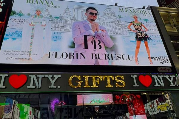 Românul care a cucerit America! Florin Burescu, pe ecranele gigant din Times Square