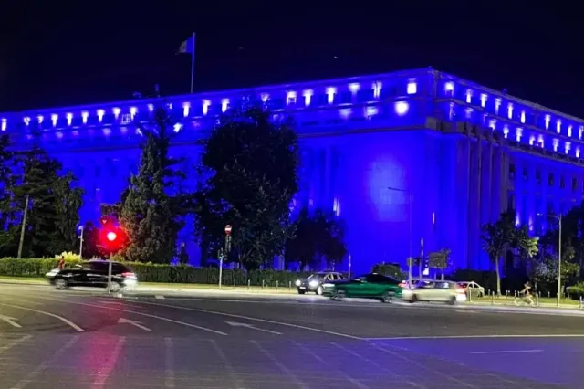 Guvernul marchează Ziua Mondială împotriva Traficului de Persoane: Palatul Victoria, iluminat în albastru