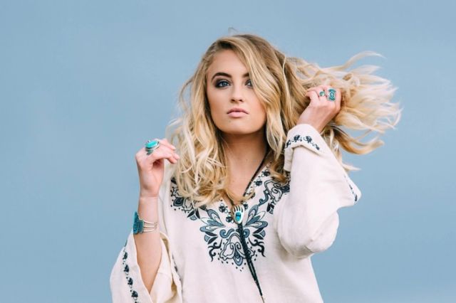 Și scalpul îmbătrânește: de ce longevitatea părului este tendința de frumusețe a anului