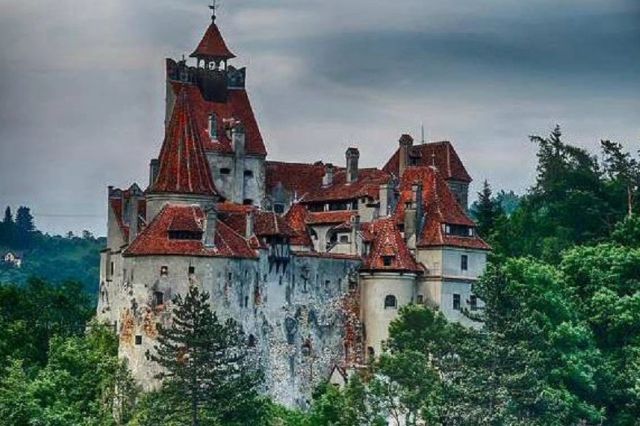 Castelul Bran, preluat de afaceristul care administrează moștenirea lui Elvis Presley! Cine este Joel Weinshanker