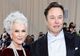 Mama lui Elon Musk vine în România. Ce va face Maye Musk la București