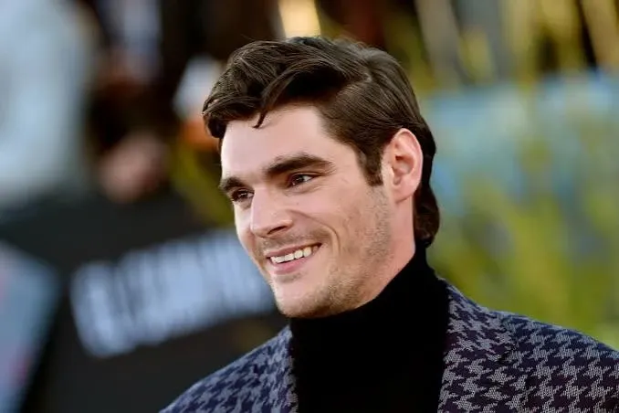  RJ Mitte                 